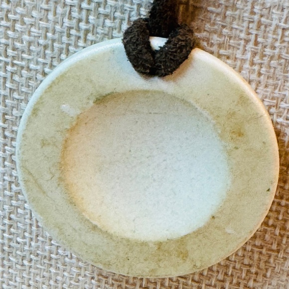 Avon Ceramic Chinese Character Haiku Awakenings Leather Chain Necklace - Picture 3 of 4